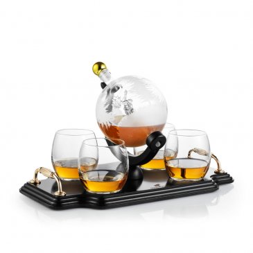 Whiskykaraffe Elch mit 4 Gläsern & Holztablett 0,85 Liter