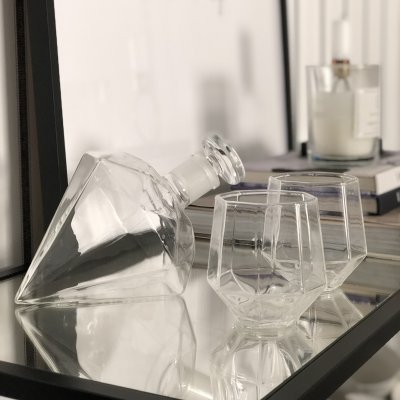 Whiskeykaraffe Diamant mit 2 Gläsern, 0,75 Liter