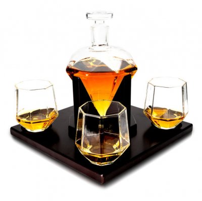 Whiskeykaraffe Diamant mit 4 Gläsern & Holzplatte, 0,75 Liter